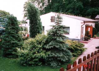 Bild: Ein Blick auf das Tierferienheim Zepke von der Seite